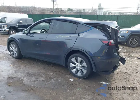 2024 Tesla Model Y Long Range Dual Motor All-Wheel Drive from USA, damaged, VIN 7SAYGDEE6RA236385